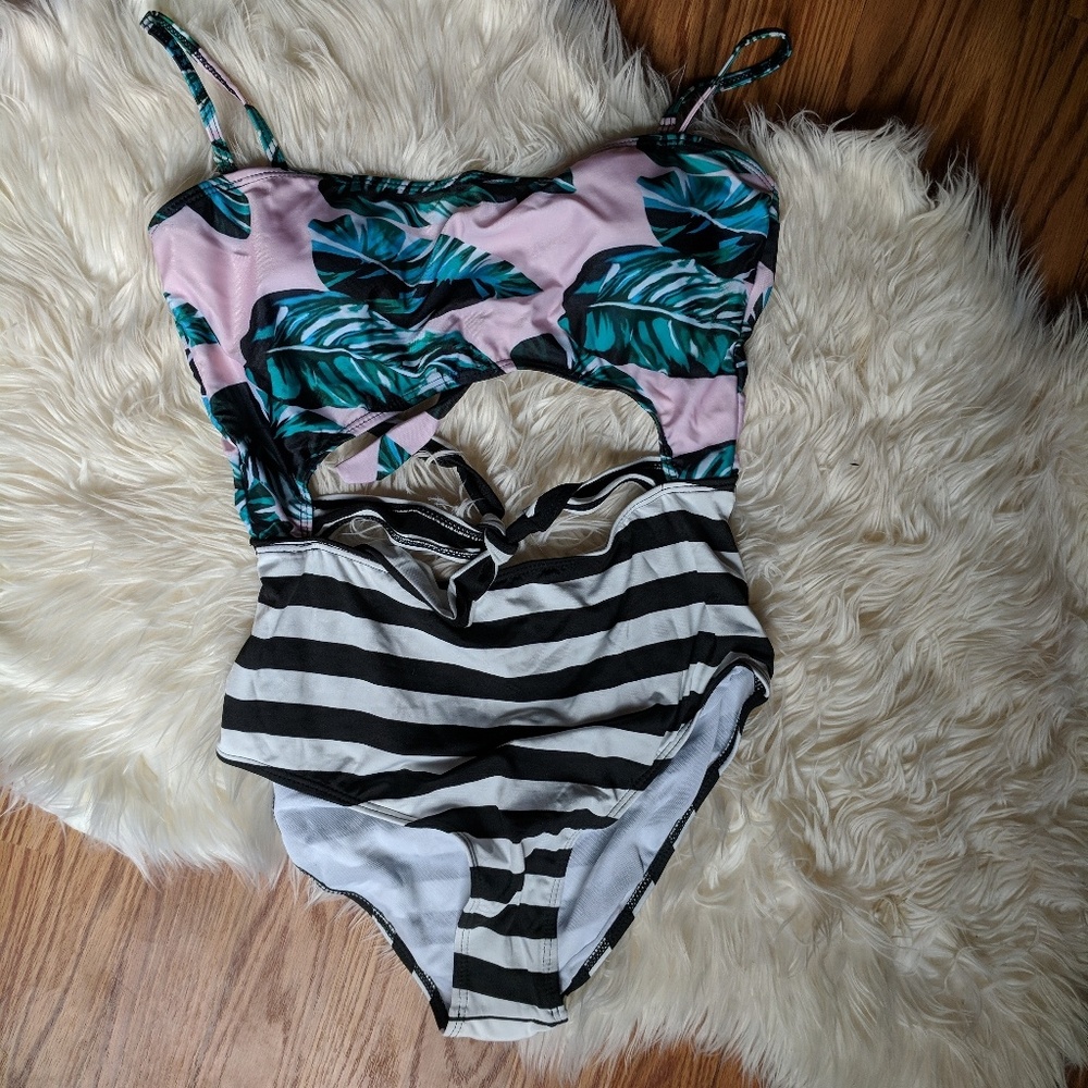 Lot of 2 bikinis